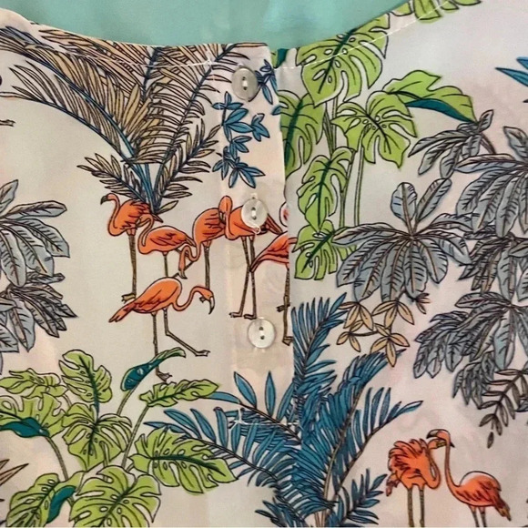 Signature Studio Flamingo Tropical Top Size Medium V-neck Whimsical Resort Wear - Picture 7 of 15